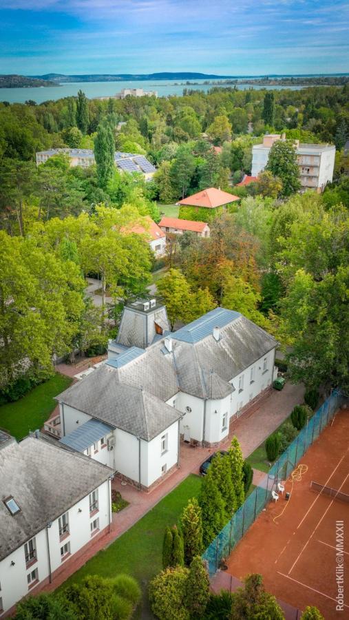 弗尼克斯酒店 Balatonföldvár 外观 照片