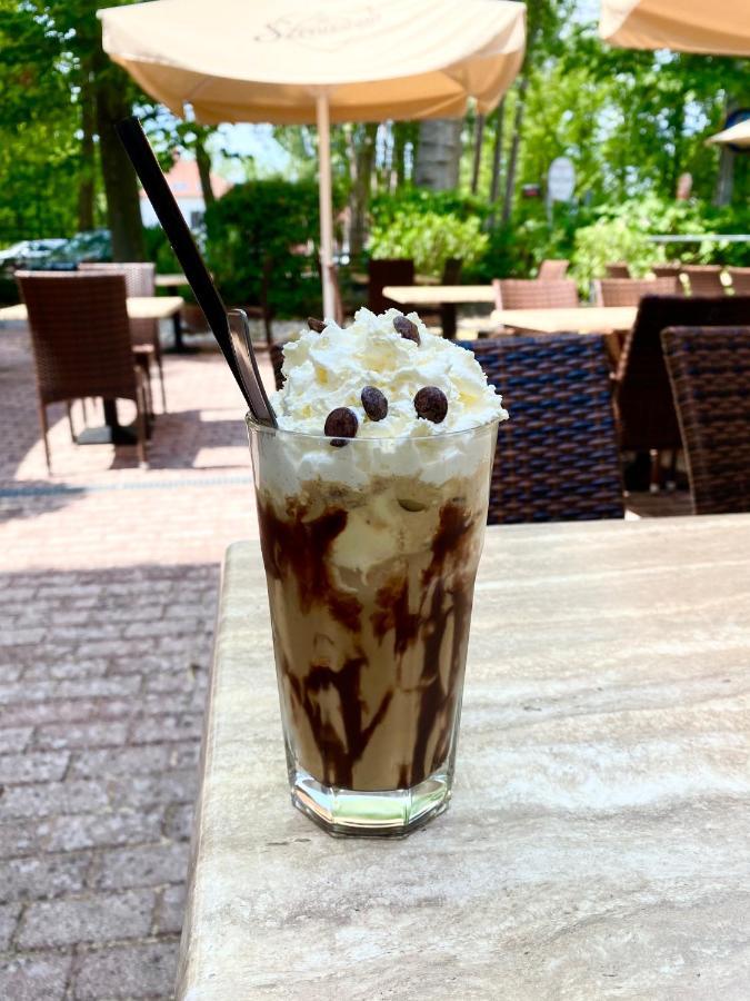 弗尼克斯酒店 Balatonföldvár 外观 照片