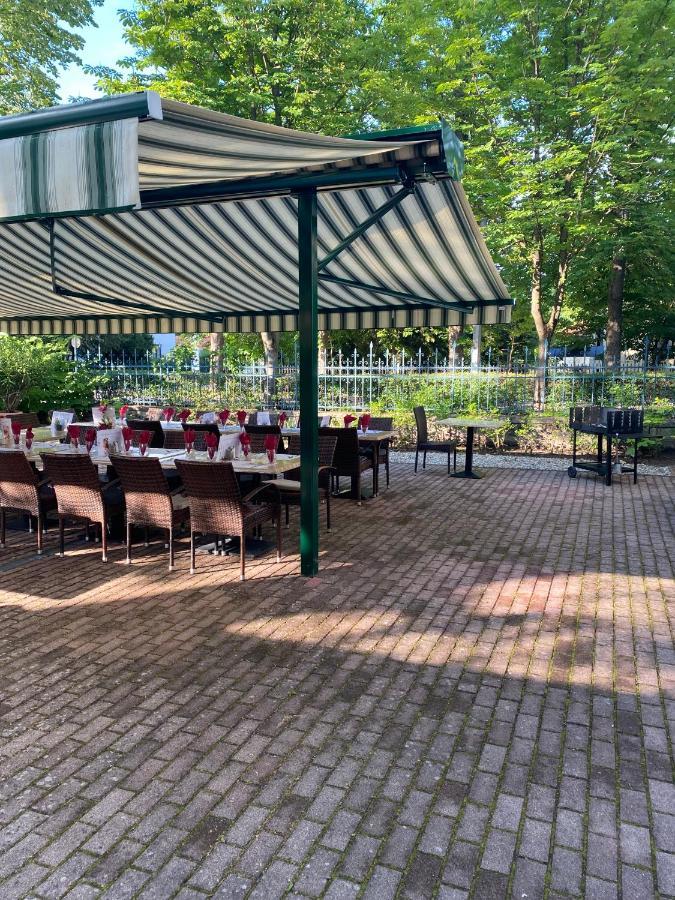弗尼克斯酒店 Balatonföldvár 外观 照片