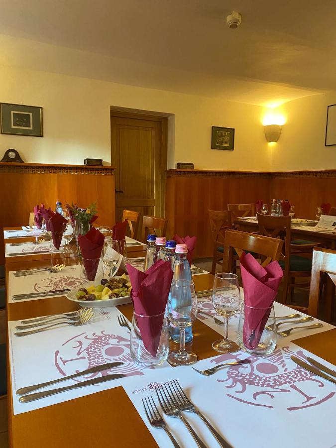 弗尼克斯酒店 Balatonföldvár 外观 照片