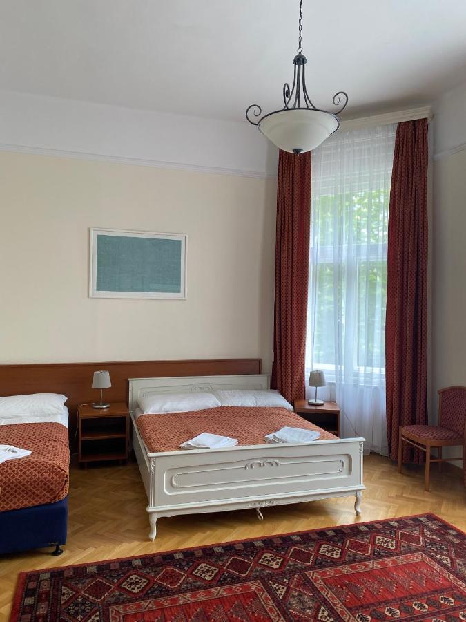 弗尼克斯酒店 Balatonföldvár 外观 照片
