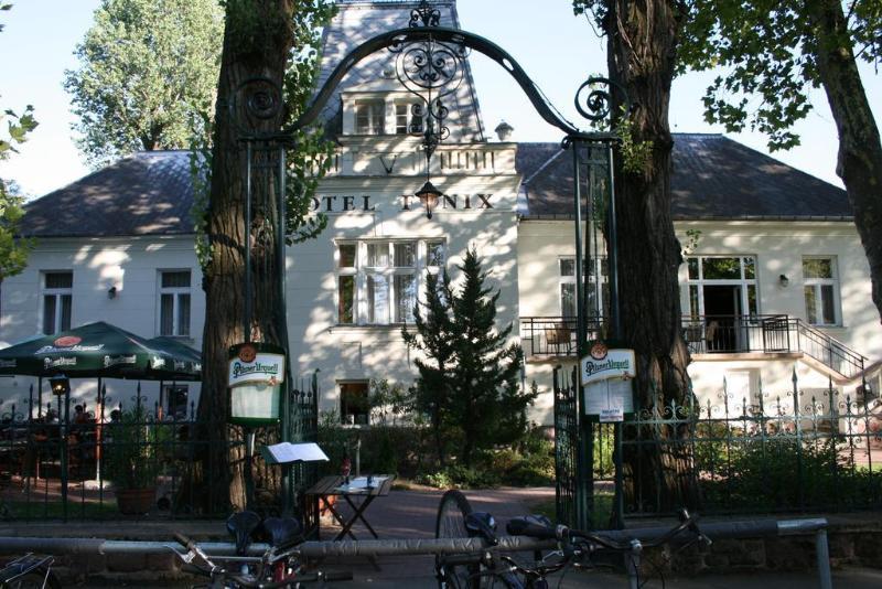 弗尼克斯酒店 Balatonföldvár 外观 照片