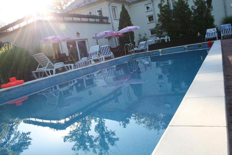 弗尼克斯酒店 Balatonföldvár 外观 照片