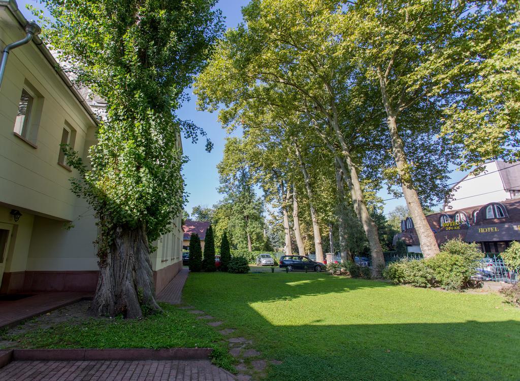 弗尼克斯酒店 Balatonföldvár 外观 照片