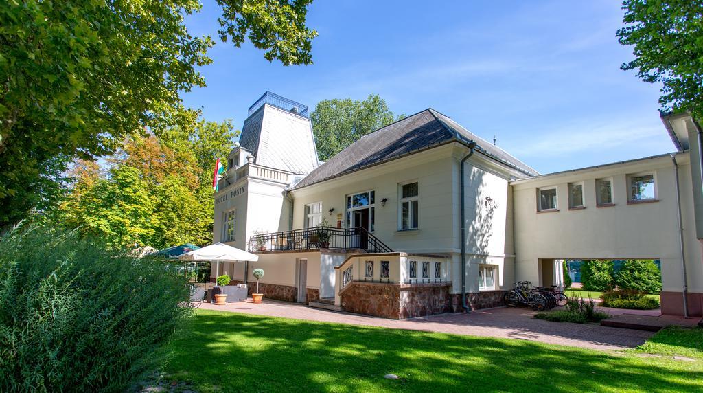 弗尼克斯酒店 Balatonföldvár 外观 照片