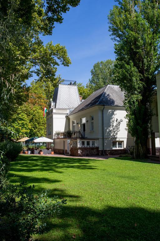 弗尼克斯酒店 Balatonföldvár 外观 照片