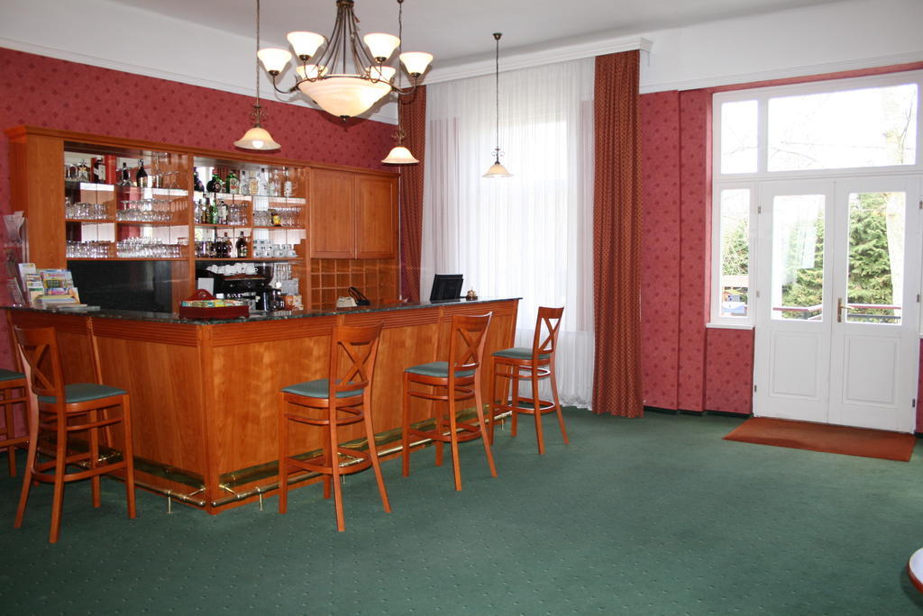 弗尼克斯酒店 Balatonföldvár 外观 照片